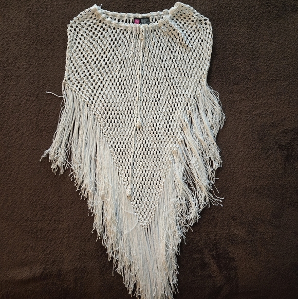White Fringe Poncho - Picture 3 of 5